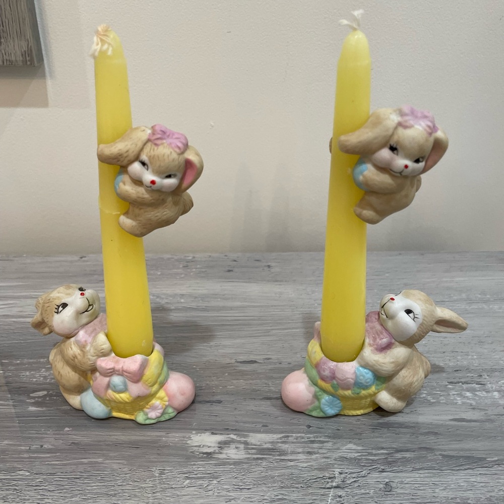 All pieces shown are included in sale. 🐰🕯Holders